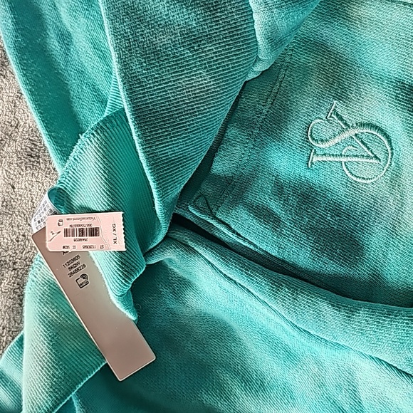 Victoria Secret short and hoodie set - Picture 5 of 5